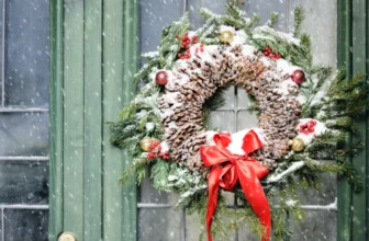 What Are the Benefits of Using Seasonal Wreaths for Every Holiday?