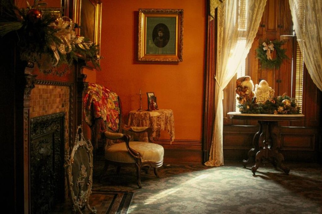 What Is the Role of Art in Home Decor? What Is the Role of Art in Home Decor?