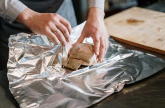 What Are the Best Techniques for Cooking With Foil Packs?
